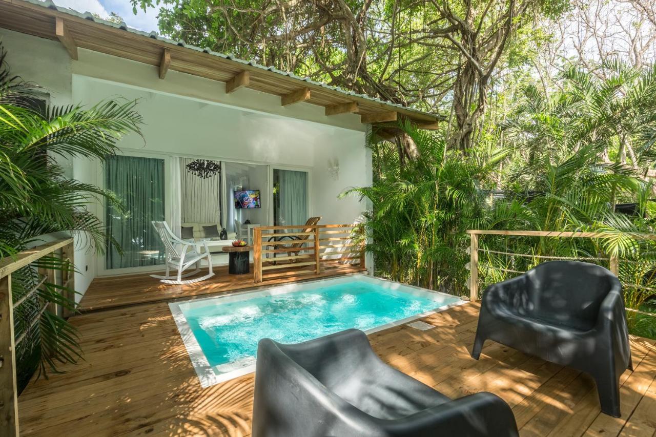 Gigi Brown Beachfront Santa Teresa مال باييس المظهر الخارجي الصورة