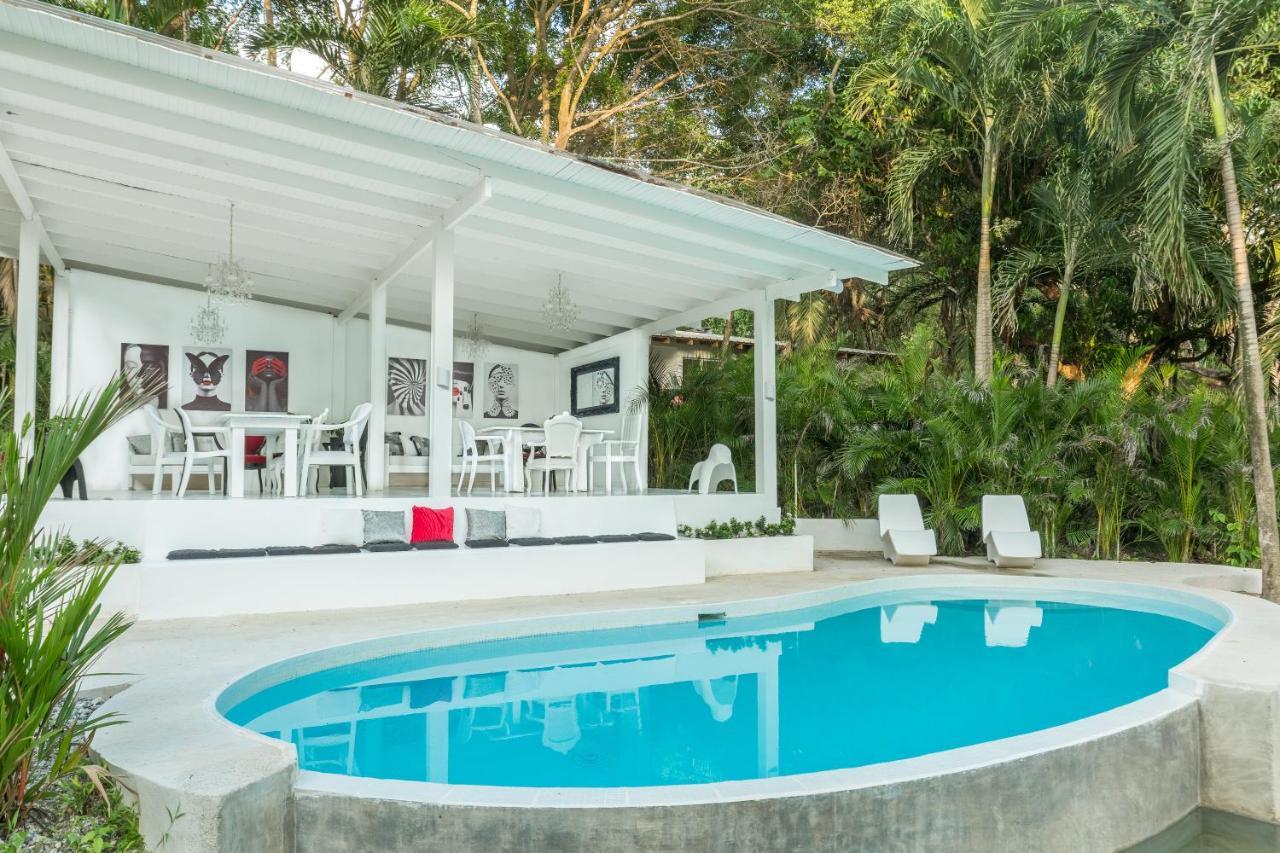 Gigi Brown Beachfront Santa Teresa مال باييس المظهر الخارجي الصورة